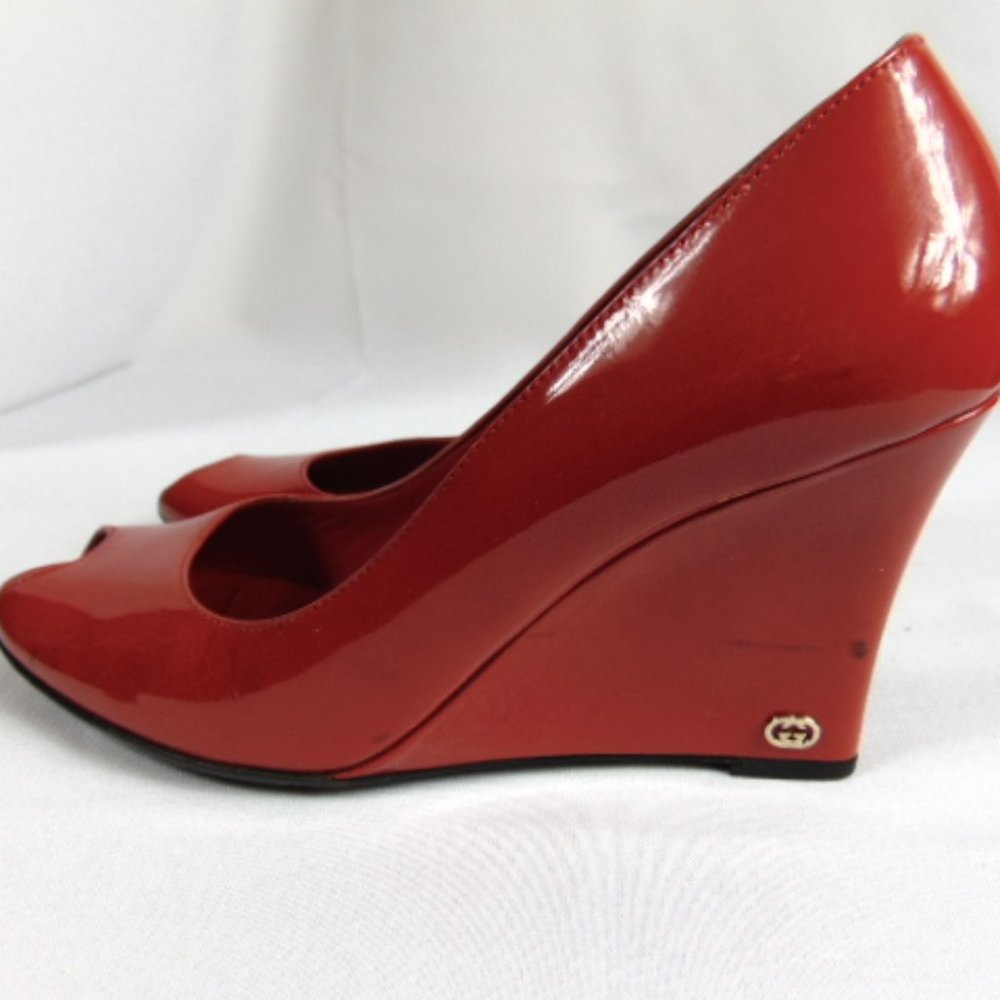 GUCCI Red Patent Leather Peep-Toe Wedge Heels Size 39.5 US 9